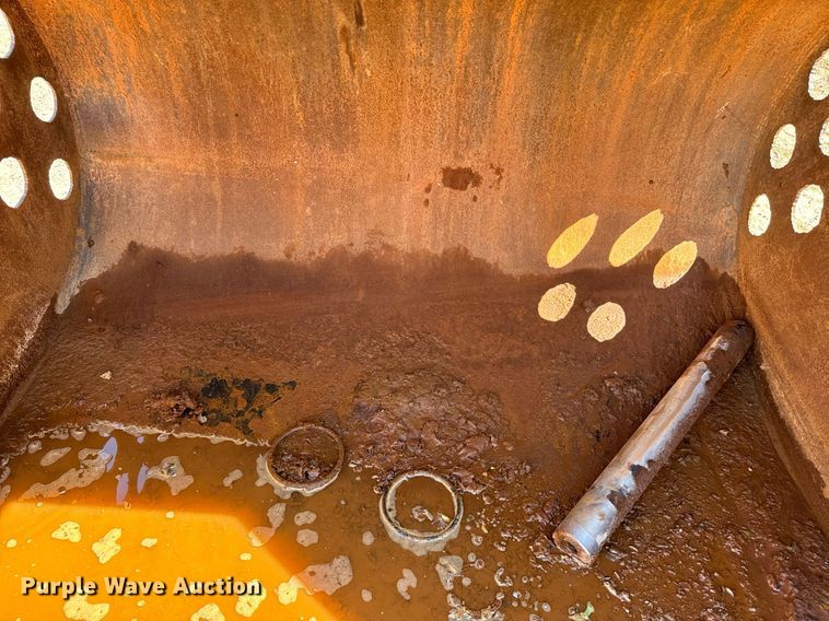 image for item EE7681 Caterpillar excavator bucket