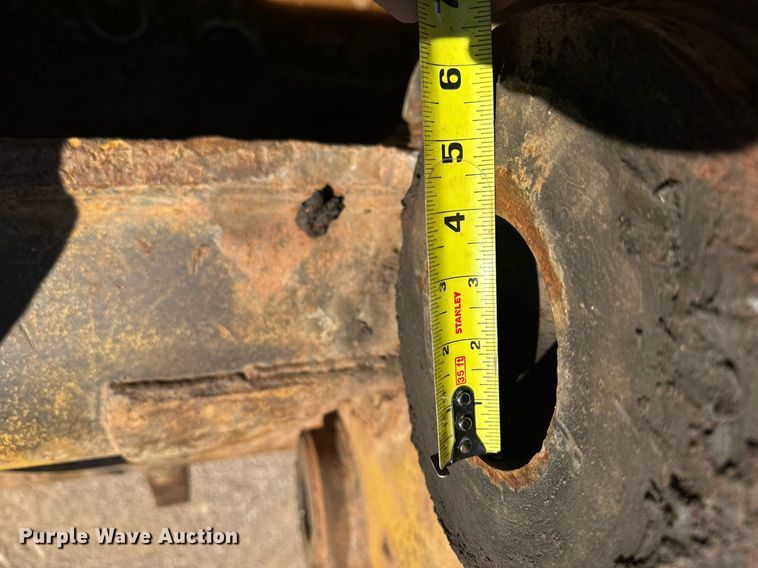 image for item EE7681 Caterpillar excavator bucket