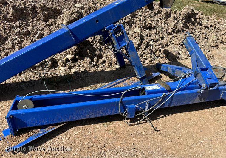 image for item EE7682 Two post automotive lift