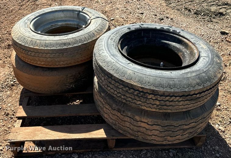 image for item EE7692 (4) tires and wheels