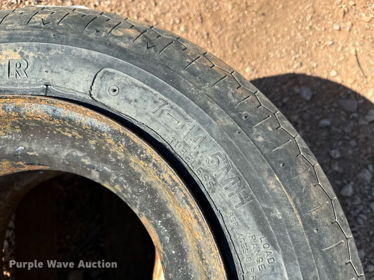 image for item EE7692 (4) tires and wheels