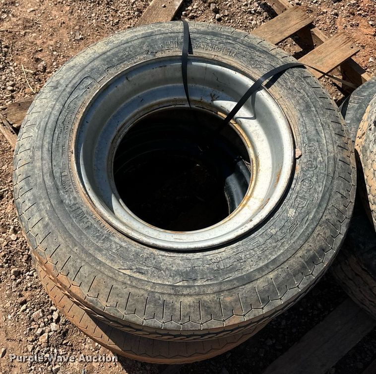 image for item EE7692 (4) tires and wheels