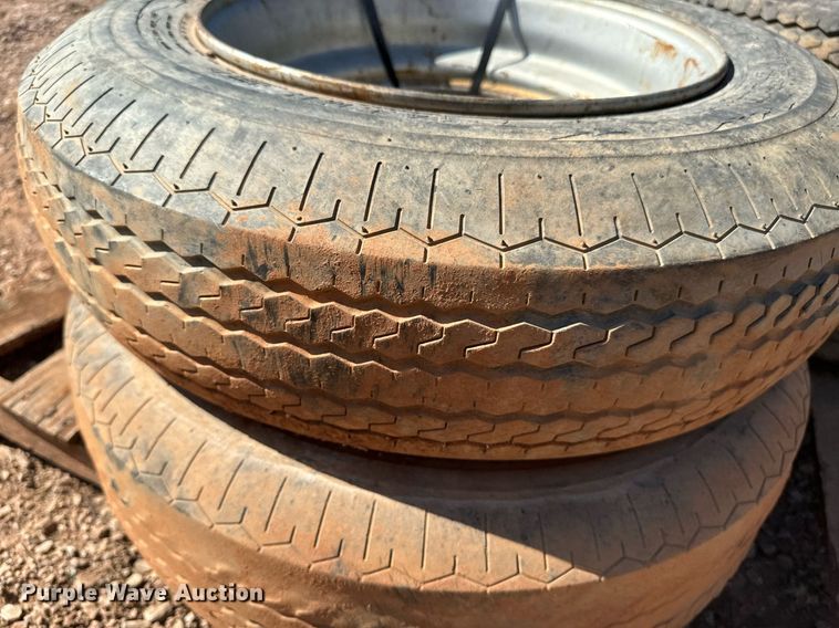 image for item EE7692 (4) tires and wheels