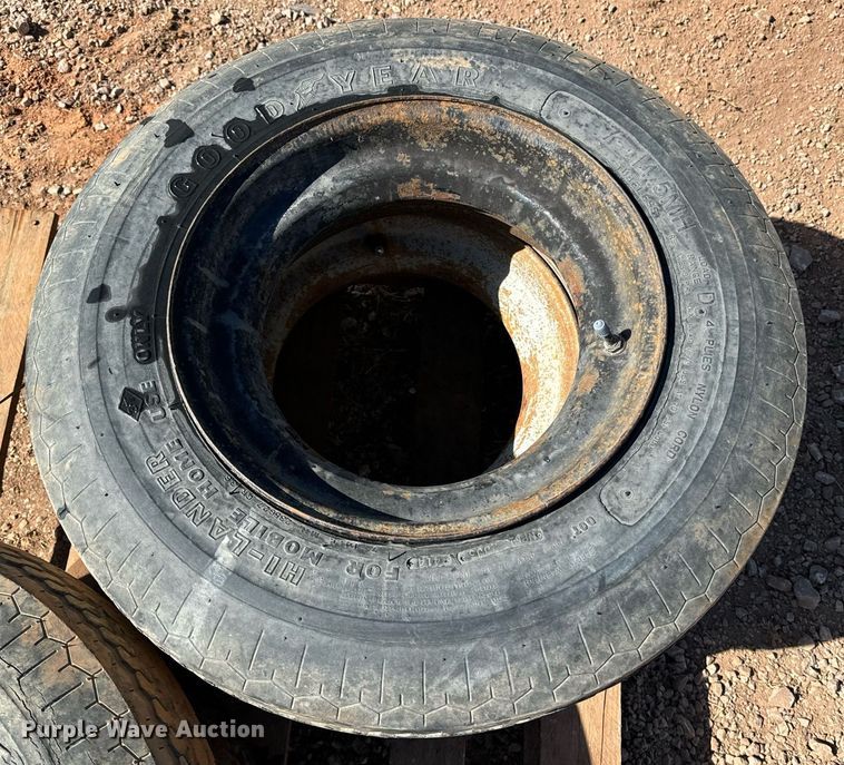 image for item EE7692 (4) tires and wheels