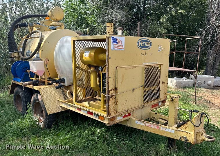 image for item EE7699 2002 Vector 09007 vacuum excavator