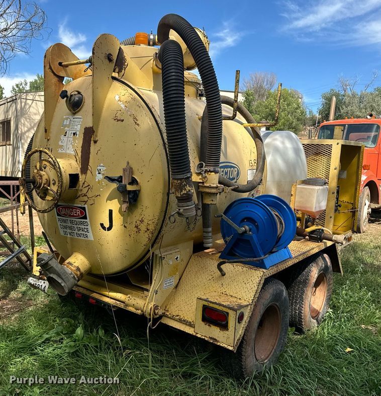 image for item EE7699 2002 Vector 09007 vacuum excavator