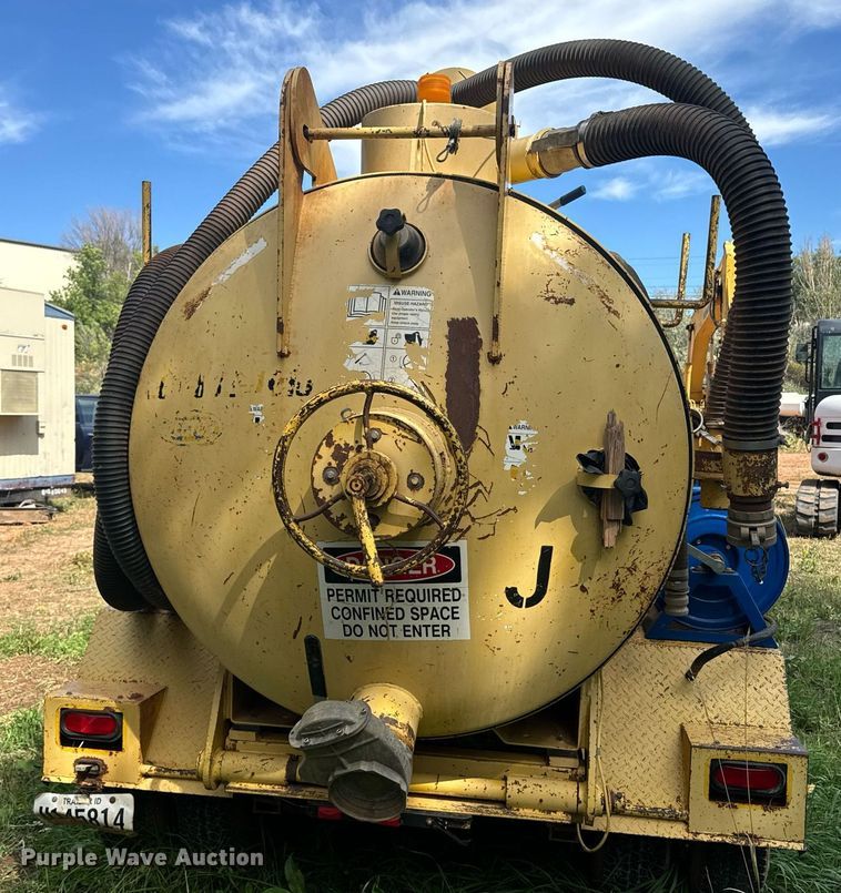 image for item EE7699 2002 Vector 09007 vacuum excavator