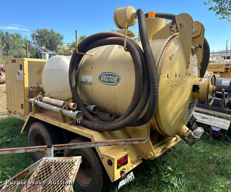 image for item EE7699 2002 Vector 09007 vacuum excavator