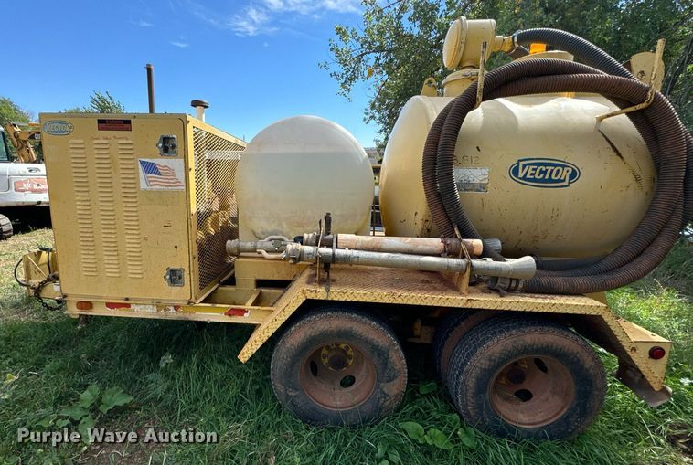 image for item EE7699 2002 Vector 09007 vacuum excavator