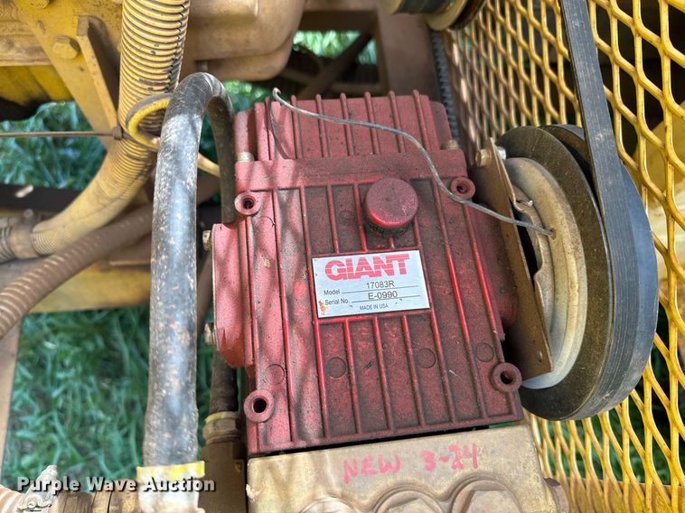 image for item EE7699 2002 Vector 09007 vacuum excavator