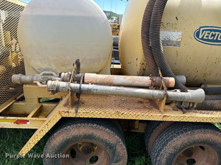 image for item EE7699 2002 Vector 09007 vacuum excavator