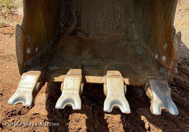 image for item EE7710 2003 Komatsu PC270LC-7L excavator