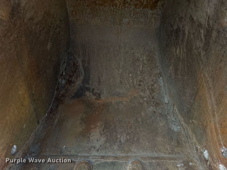 image for item EE7710 2003 Komatsu PC270LC-7L excavator