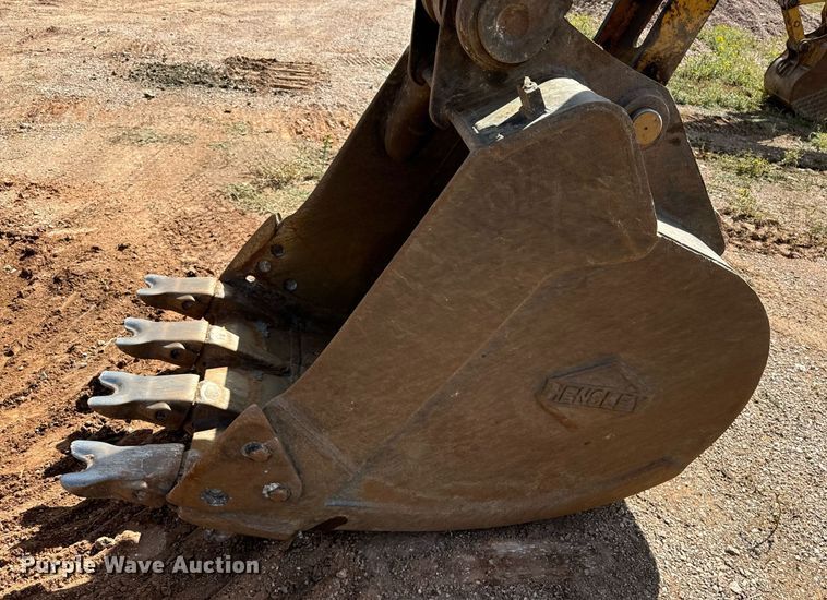 image for item EE7710 2003 Komatsu PC270LC-7L excavator