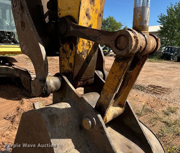 image for item EE7710 2003 Komatsu PC270LC-7L excavator