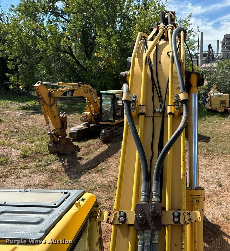 image for item EE7710 2003 Komatsu PC270LC-7L excavator