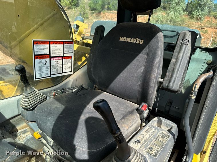 image for item EE7710 2003 Komatsu PC270LC-7L excavator