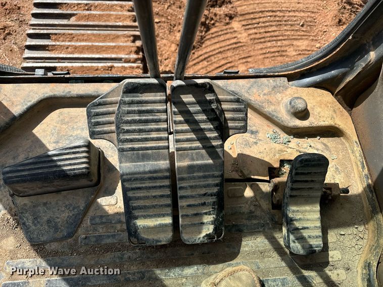 image for item EE7710 2003 Komatsu PC270LC-7L excavator