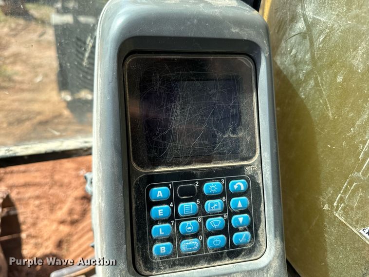 image for item EE7710 2003 Komatsu PC270LC-7L excavator