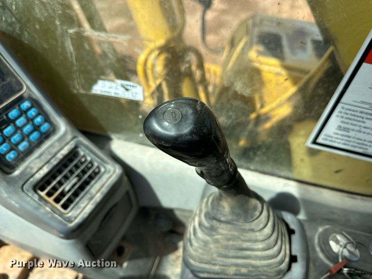 image for item EE7710 2003 Komatsu PC270LC-7L excavator