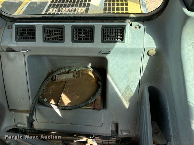 image for item EE7710 2003 Komatsu PC270LC-7L excavator