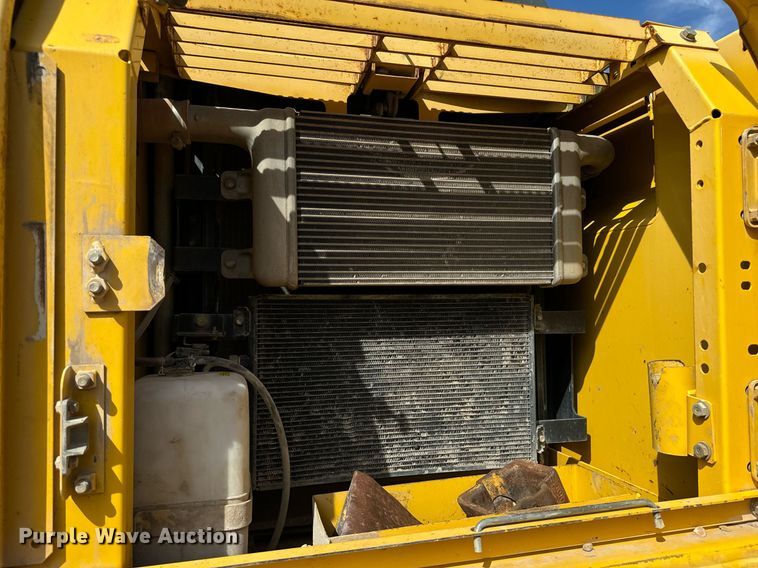 image for item EE7710 2003 Komatsu PC270LC-7L excavator