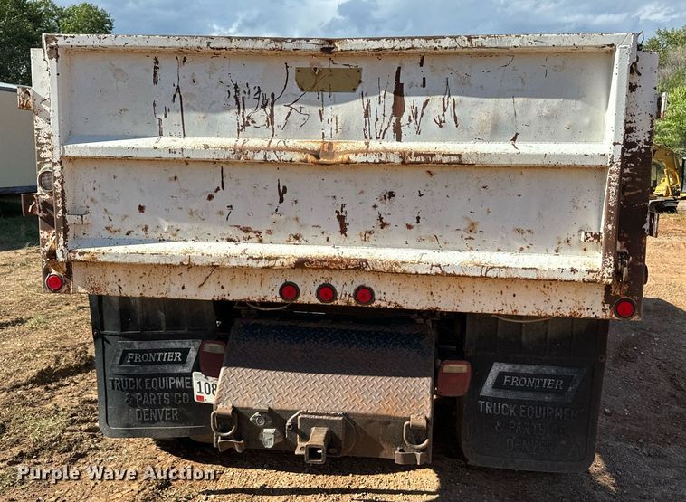 image for item EE7713 1984 GMC 7000 dump truck