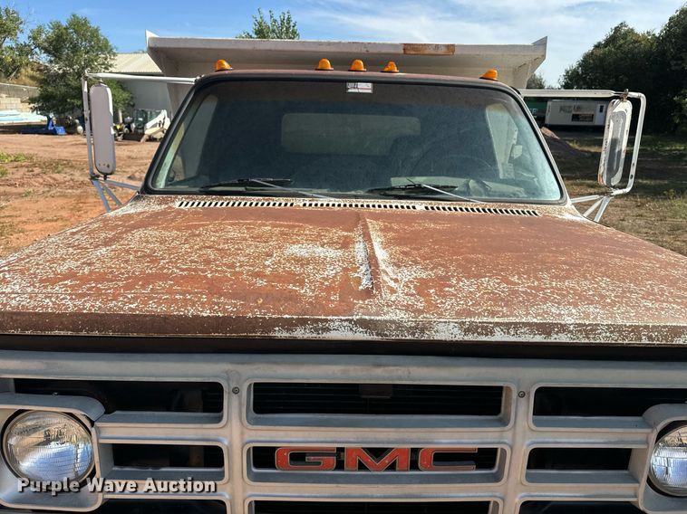 image for item EE7713 1984 GMC 7000 dump truck