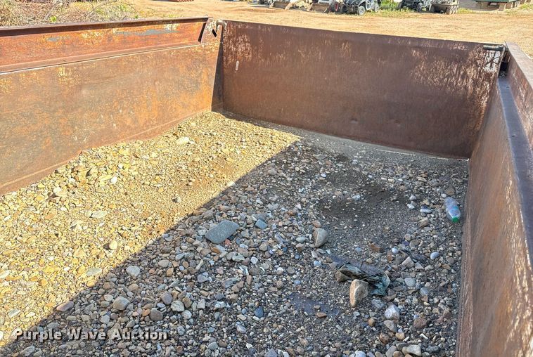 image for item EE7713 1984 GMC 7000 dump truck