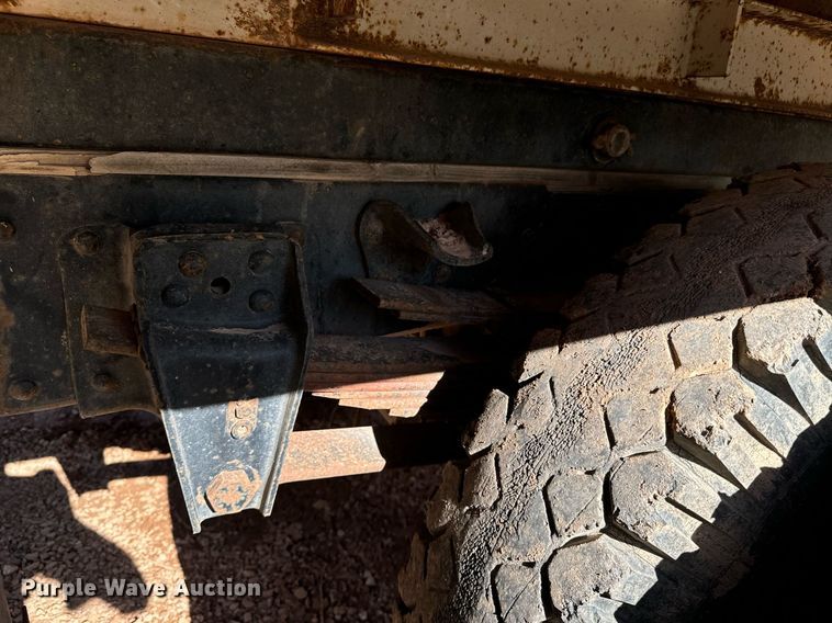 image for item EE7713 1984 GMC 7000 dump truck