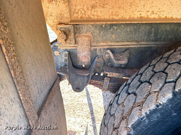 image for item EE7713 1984 GMC 7000 dump truck