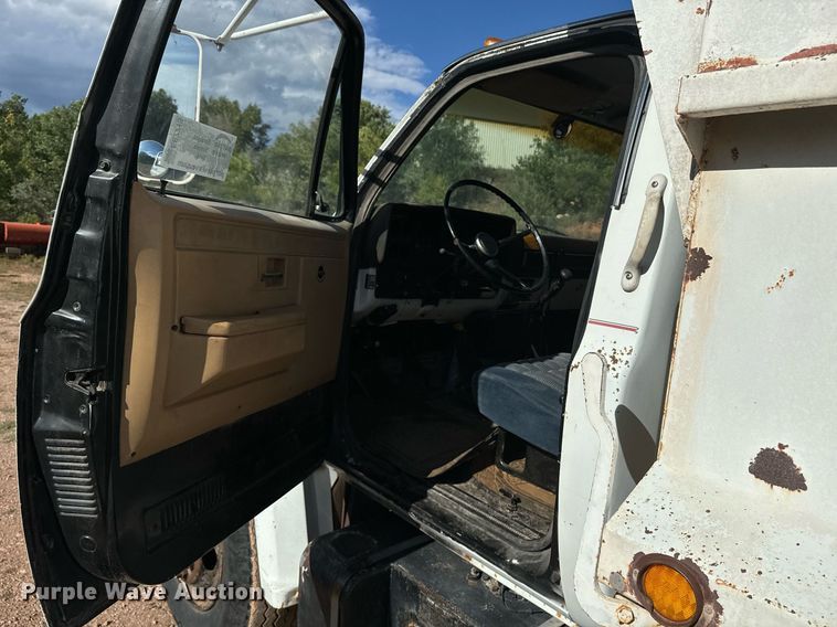 image for item EE7713 1984 GMC 7000 dump truck