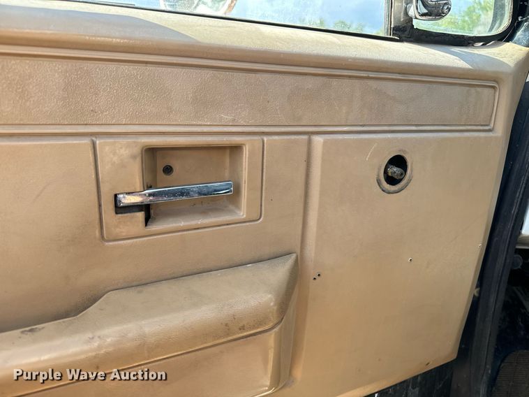 image for item EE7713 1984 GMC 7000 dump truck