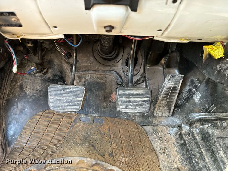 image for item EE7713 1984 GMC 7000 dump truck