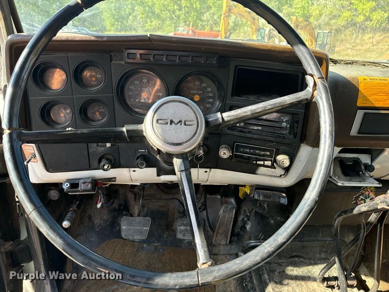 image for item EE7713 1984 GMC 7000 dump truck