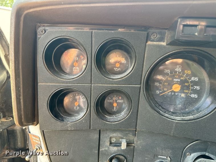 image for item EE7713 1984 GMC 7000 dump truck