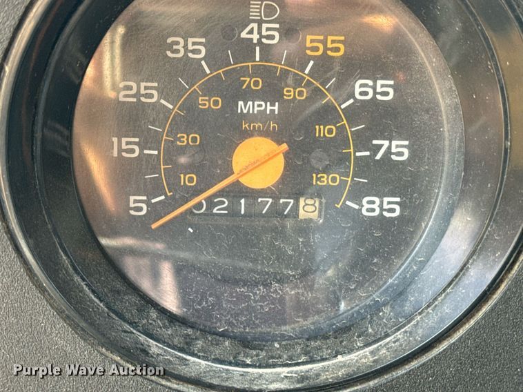 image for item EE7713 1984 GMC 7000 dump truck