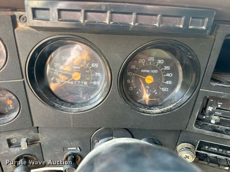 image for item EE7713 1984 GMC 7000 dump truck