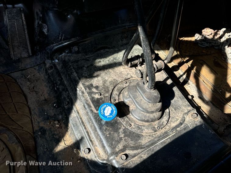 image for item EE7713 1984 GMC 7000 dump truck