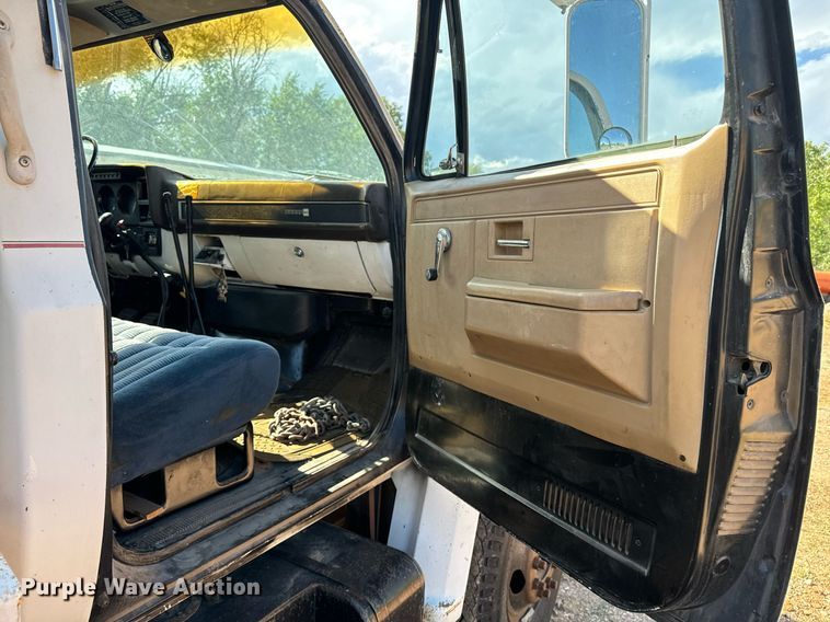 image for item EE7713 1984 GMC 7000 dump truck