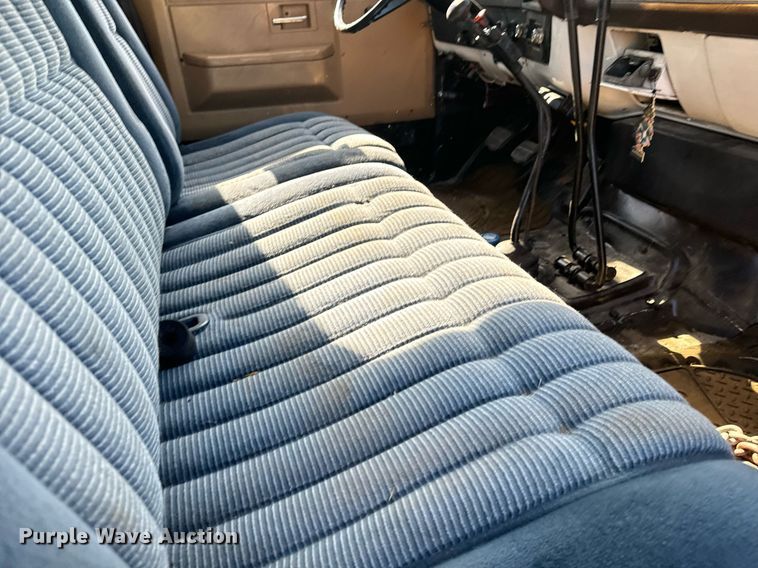 image for item EE7713 1984 GMC 7000 dump truck