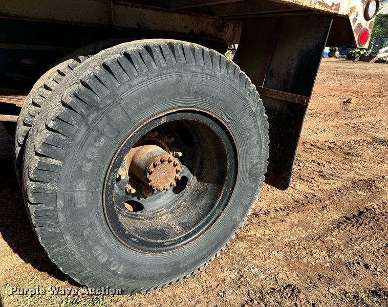 image for item EE7713 1984 GMC 7000 dump truck