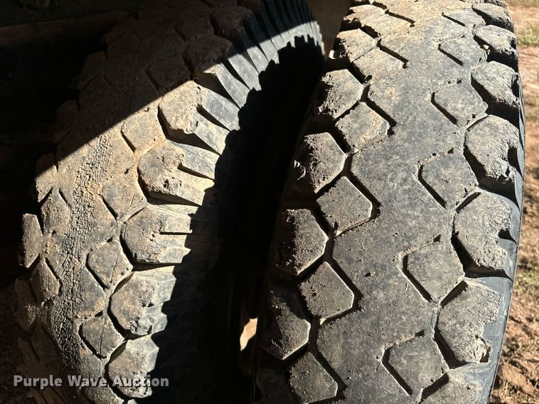 image for item EE7713 1984 GMC 7000 dump truck