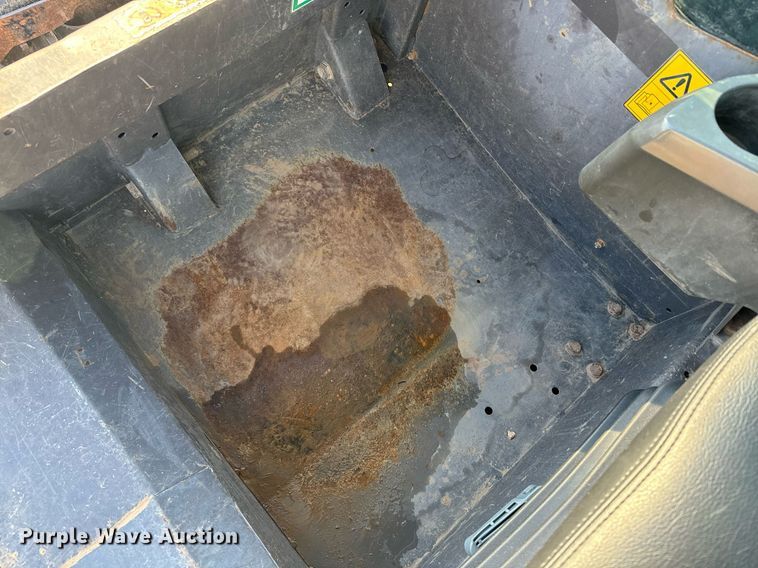 image for item EE7715 2012 Volvo MCT125C tracked skid steer loader