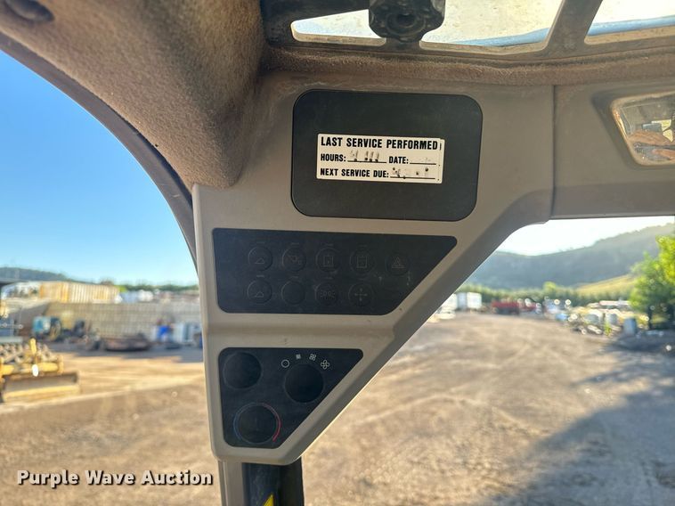 image for item EE7715 2012 Volvo MCT125C tracked skid steer loader