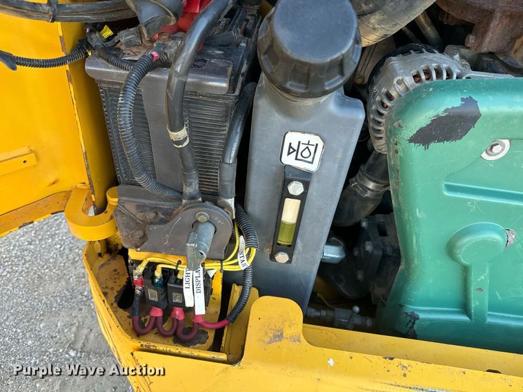 image for item EE7715 2012 Volvo MCT125C tracked skid steer loader