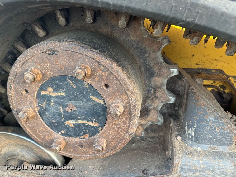 image for item EE7715 2012 Volvo MCT125C tracked skid steer loader