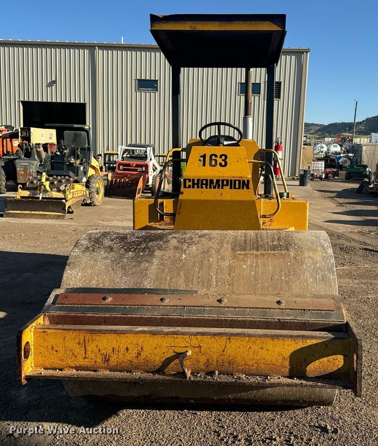 image for item EE7716 Champion SuperPac 600 single drum vibratory roller