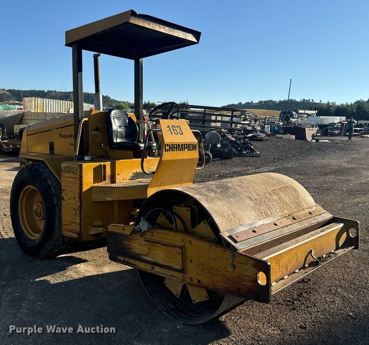 image for item EE7716 Champion SuperPac 600 single drum vibratory roller