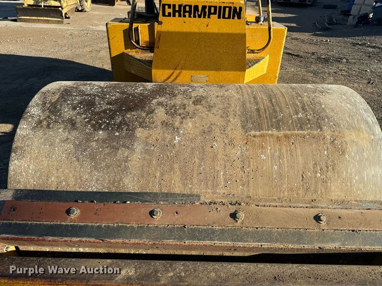 image for item EE7716 Champion SuperPac 600 single drum vibratory roller